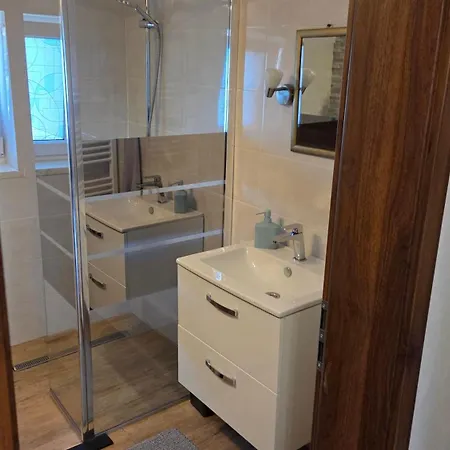 Apartment U Adama Oscadnica