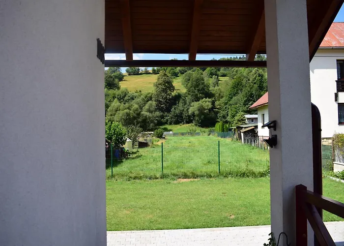 U Adama אוסקדניצה